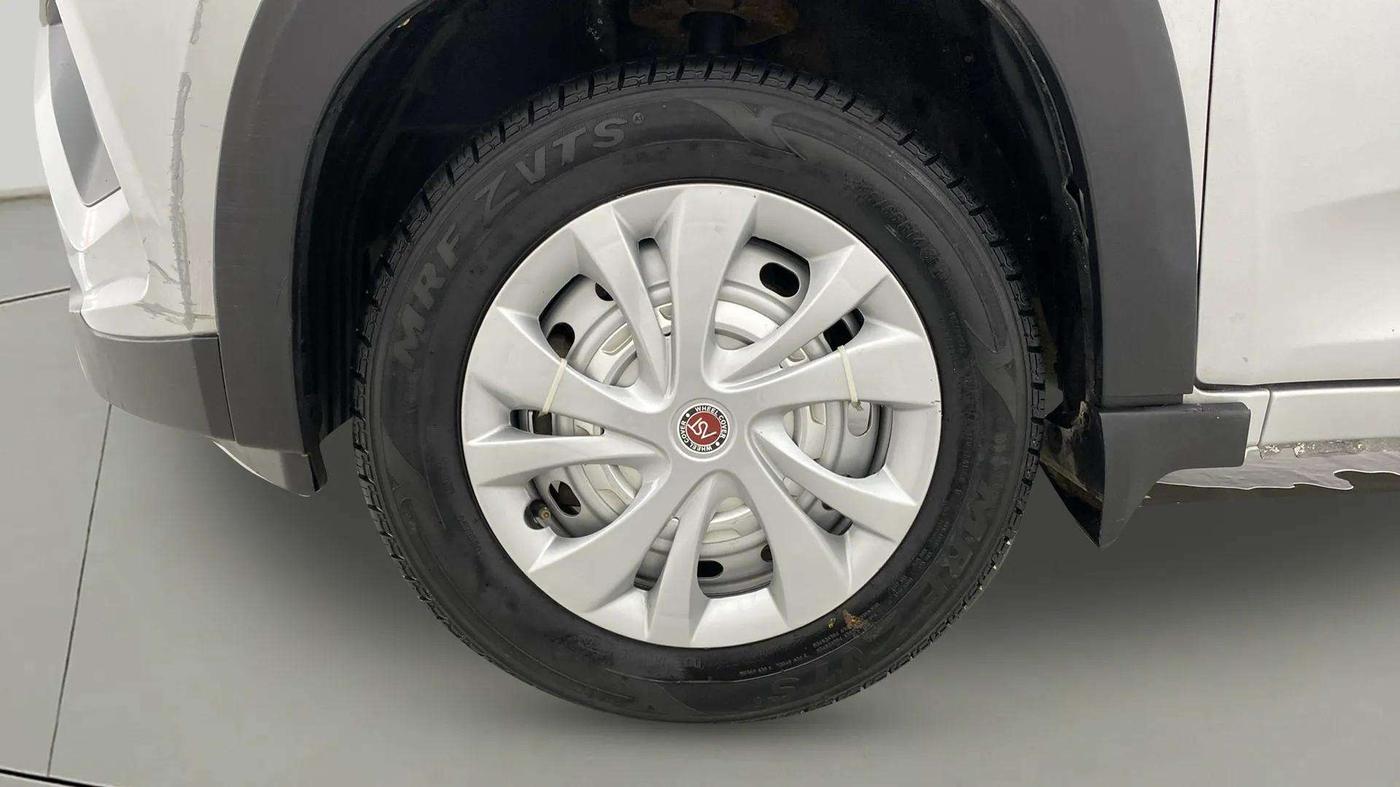 2018 Mahindra KUV 100 NXT K2 P 6 STR, Petrol, Manual, 19,136 km, Left Front Wheel