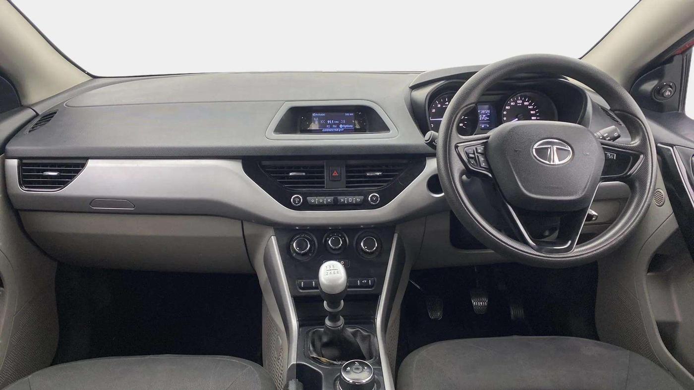 2018 Tata NEXON XM PETROL, Petrol, Manual, 39,880 km, Dashboard