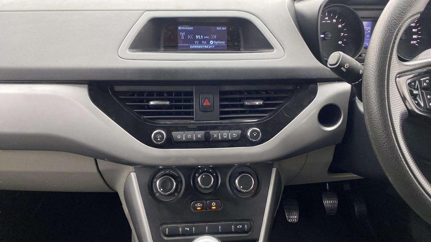 2018 Tata NEXON XM PETROL, Petrol, Manual, 39,880 km, Air Conditioner