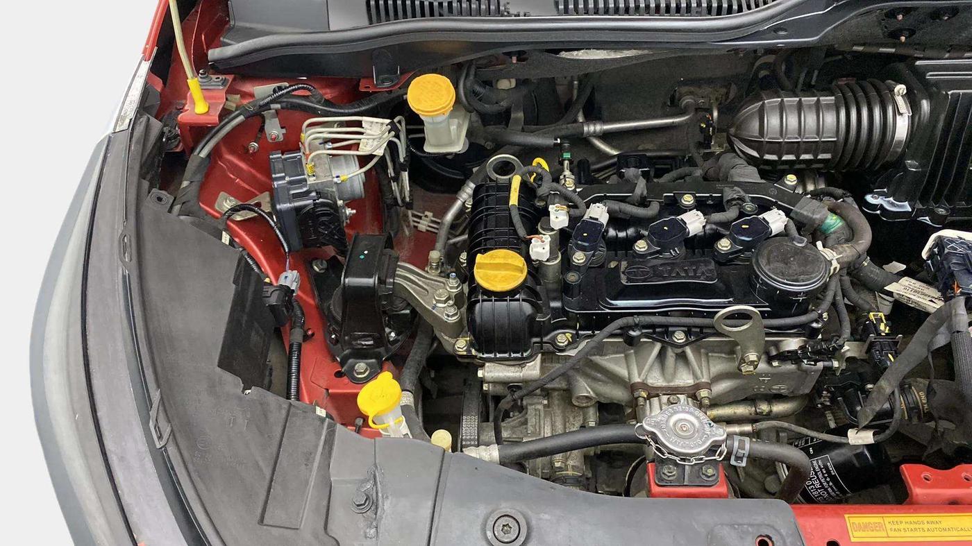 2020 Tata ALTROZ XZ PETROL, Petrol, Manual, 30,380 km, Engine View - Right