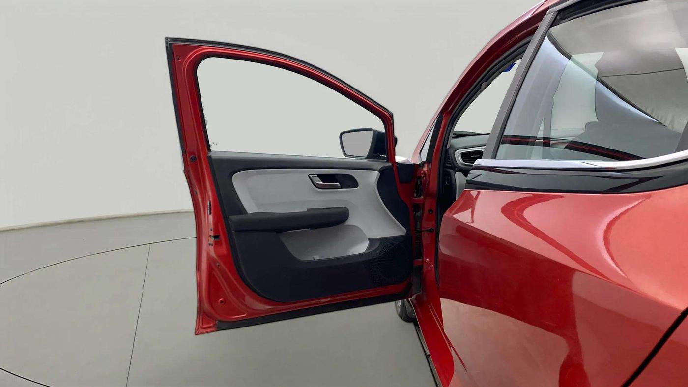 2020 Tata ALTROZ XZ PETROL, Petrol, Manual, 30,380 km, LHS Front Door