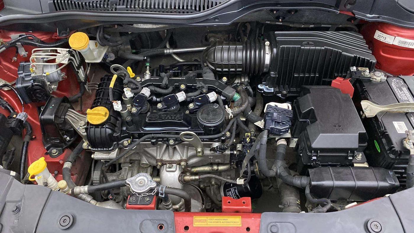 2020 Tata ALTROZ XZ PETROL, Petrol, Manual, 30,380 km, Engine View