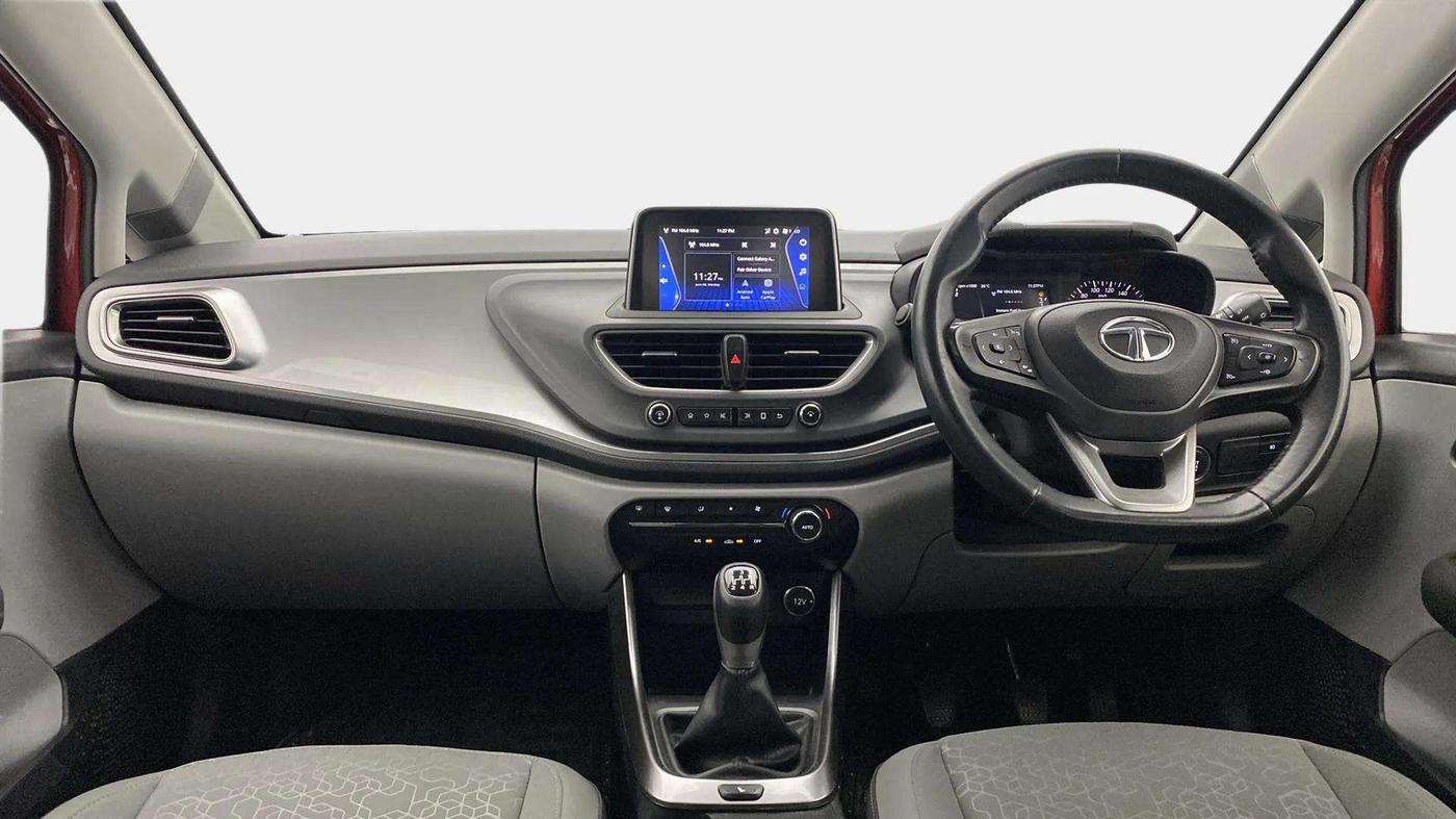 2020 Tata ALTROZ XZ PETROL, Petrol, Manual, 30,380 km, Dashboard