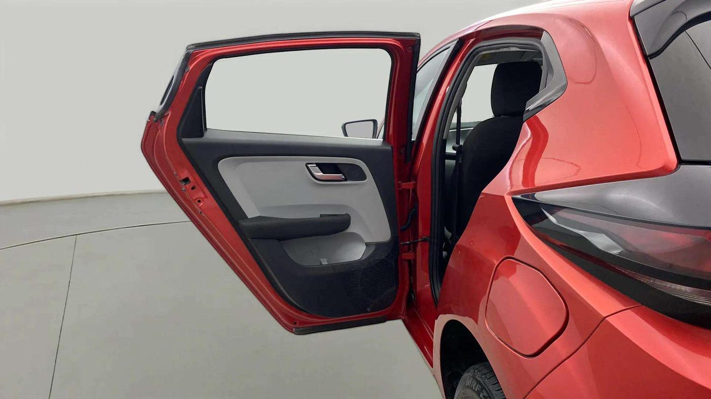 2020 Tata ALTROZ XZ PETROL, Petrol, Manual, 30,380 km, LHS Rear Door