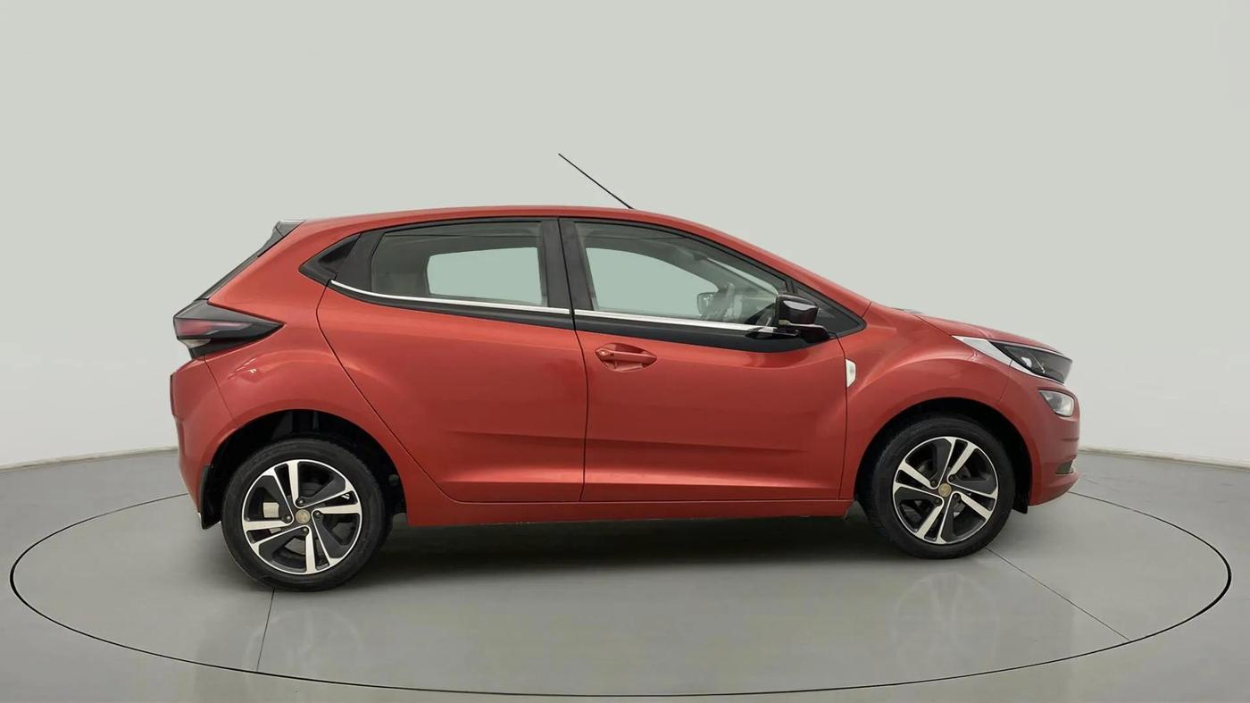 2020 Tata ALTROZ XZ PETROL, Petrol, Manual, 30,380 km, Right Side View