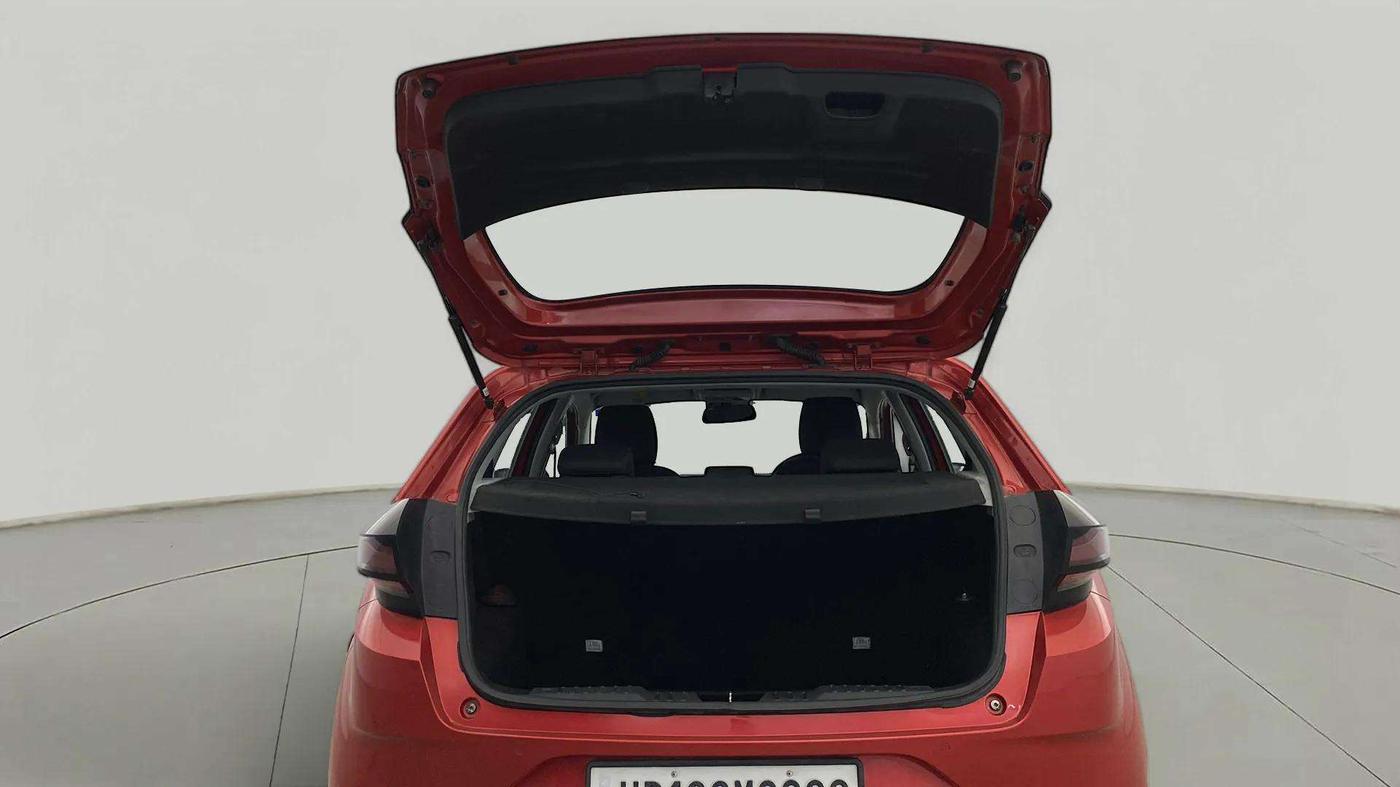 2020 Tata ALTROZ XZ PETROL, Petrol, Manual, 30,380 km, Boot Open Zoomed View