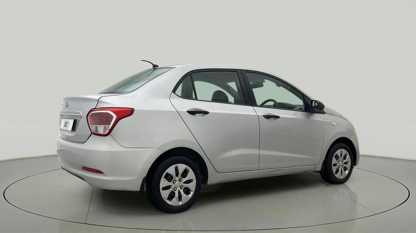 2015 Hyundai Xcent BASE 1.2, Petrol, Manual, 43,230 km, Right Back Diagonal