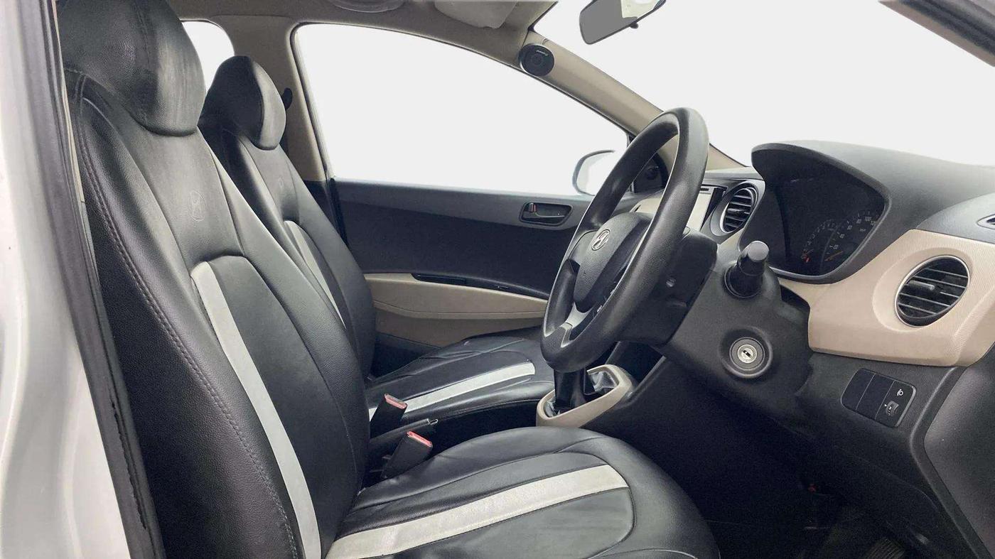 2015 Hyundai Xcent BASE 1.2, Petrol, Manual, 43,230 km, Right Side Front Door Cabin