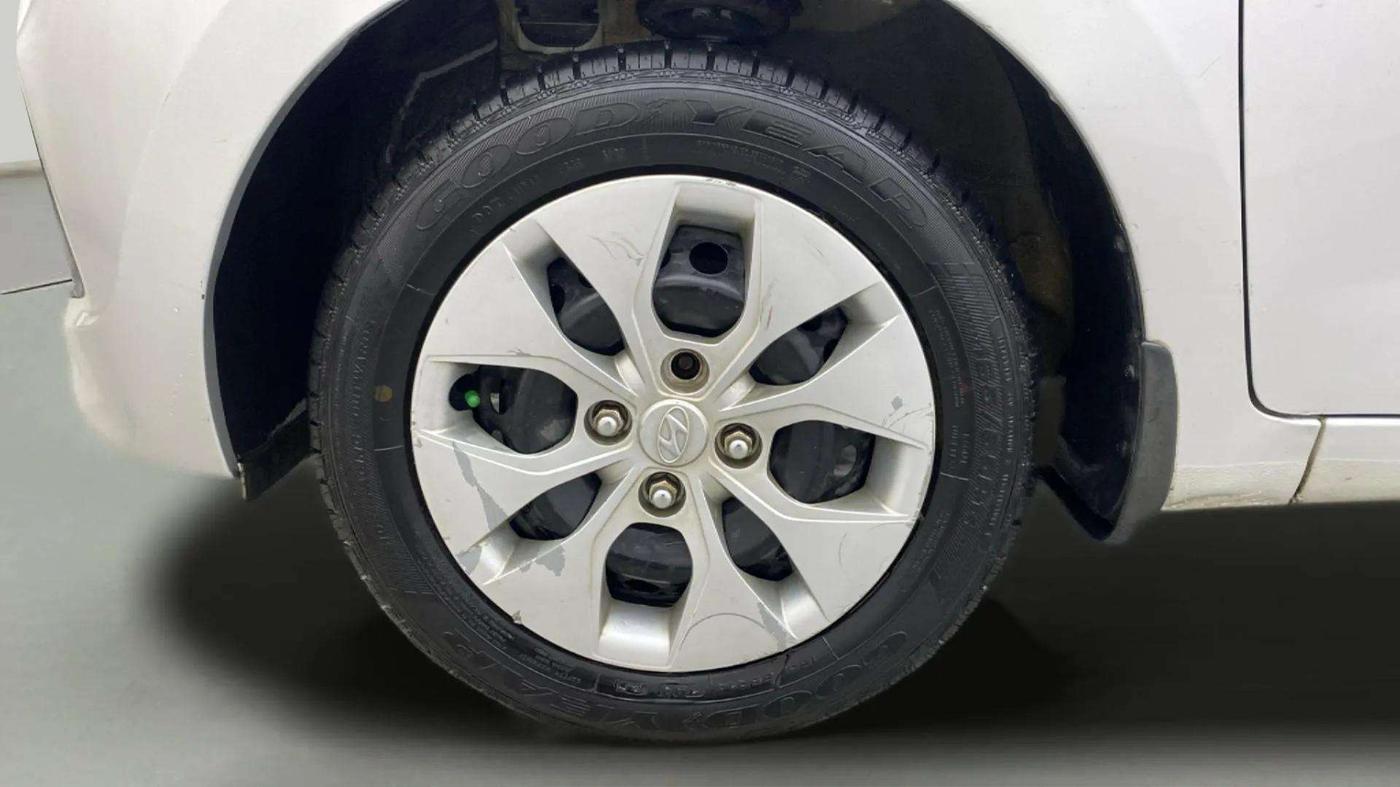 2015 Hyundai Xcent BASE 1.2, Petrol, Manual, 43,230 km, Left Front Wheel