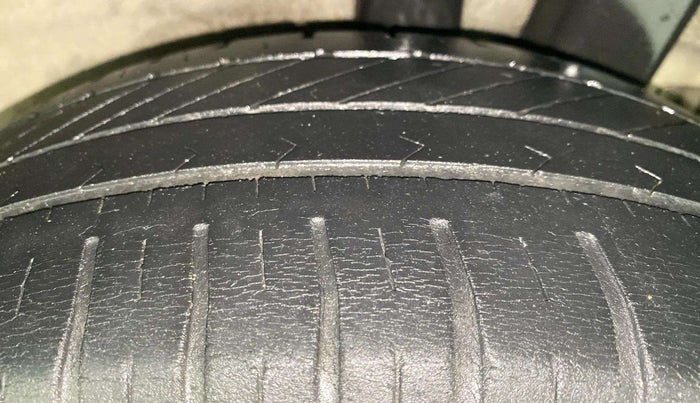 2015 Hyundai Xcent BASE 1.2, Petrol, Manual, 43,230 km, Left Rear Tyre Tread