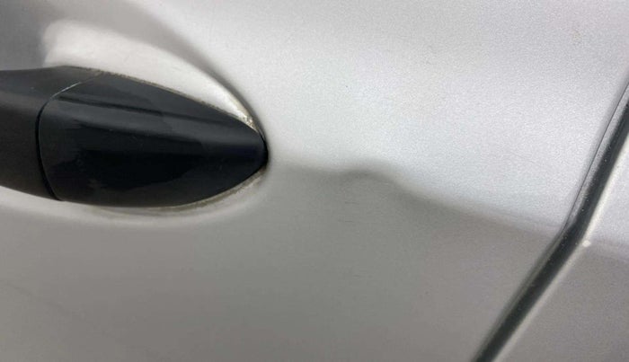 2015 Hyundai Xcent BASE 1.2, Petrol, Manual, 43,230 km, Front passenger door - Slightly dented