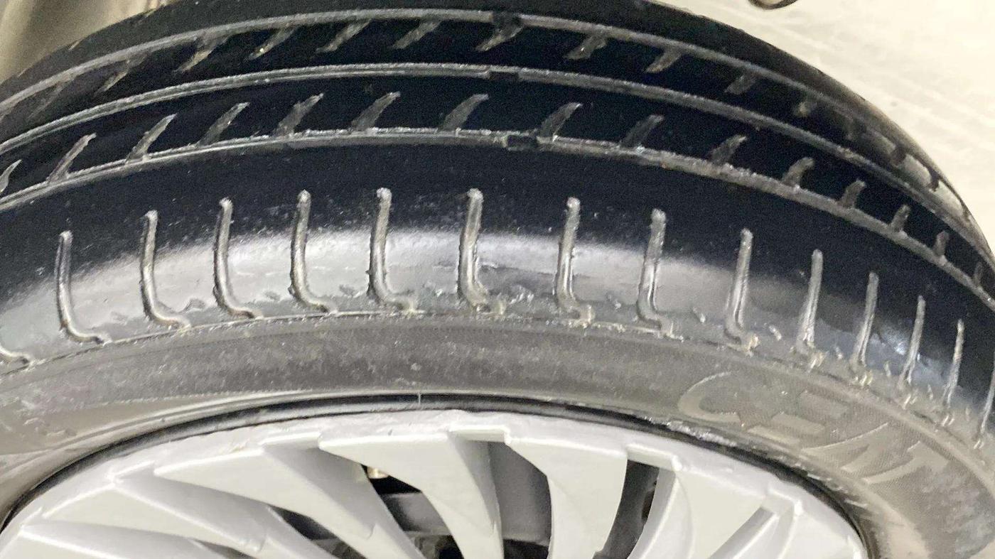 2018 Datsun Redi Go S 1.0 AMT, CNG, Automatic, 48,302 km, Right Rear Tyre Tread