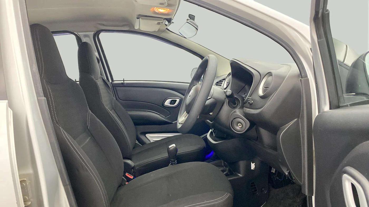 2018 Datsun Redi Go S 1.0 AMT, CNG, Automatic, 48,302 km, Right Side Front Door Cabin