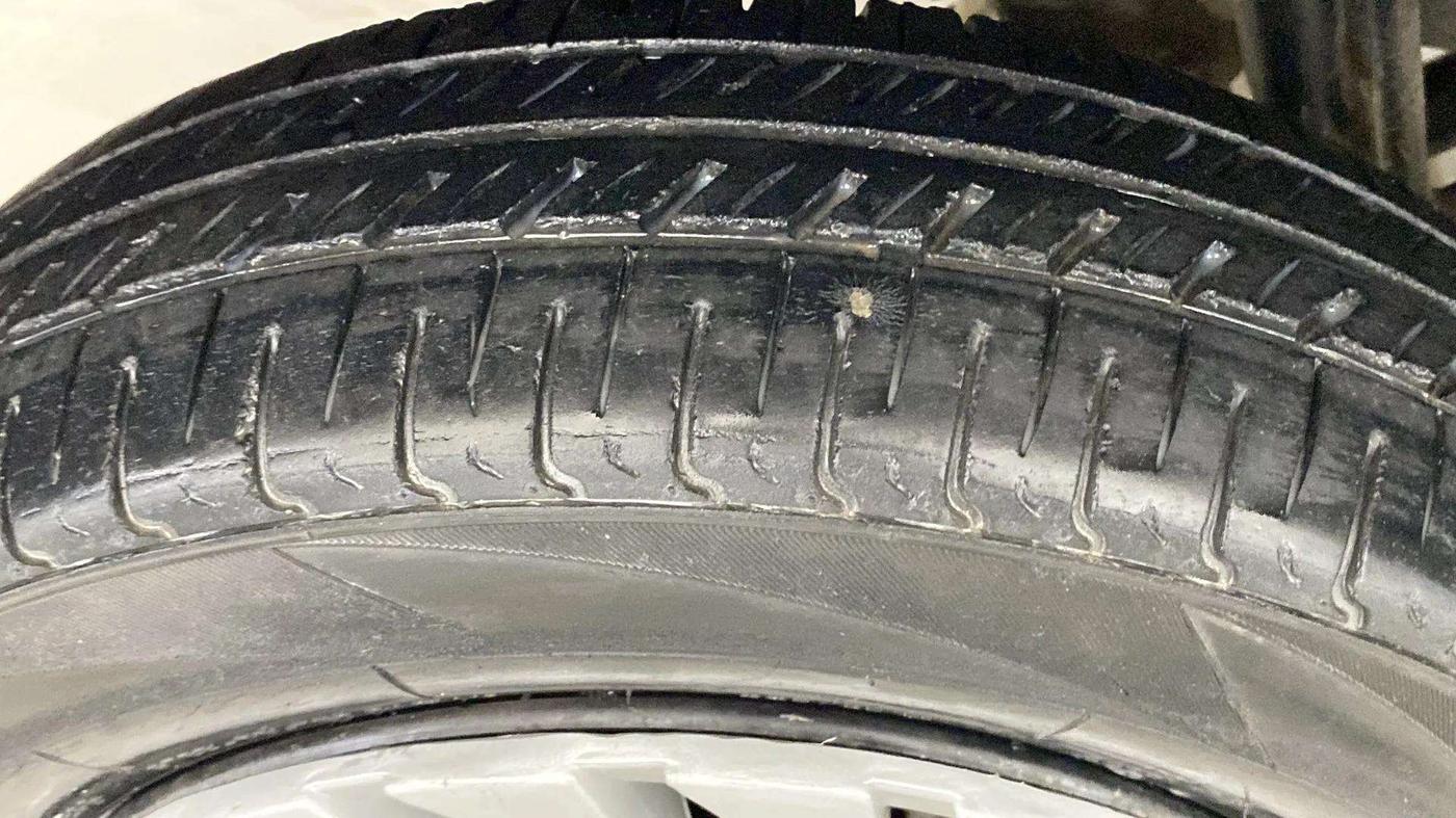 2018 Datsun Redi Go S 1.0 AMT, CNG, Automatic, 48,302 km, Left Front Tyre Tread