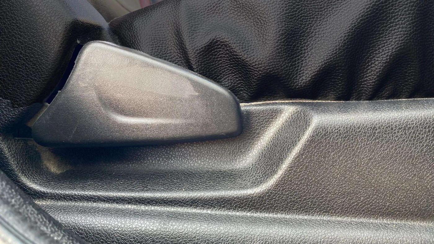 2019 Renault Kwid RXT 0.8 (O), Petrol, Manual, 24,389 km, Driver Side Adjustment Panel