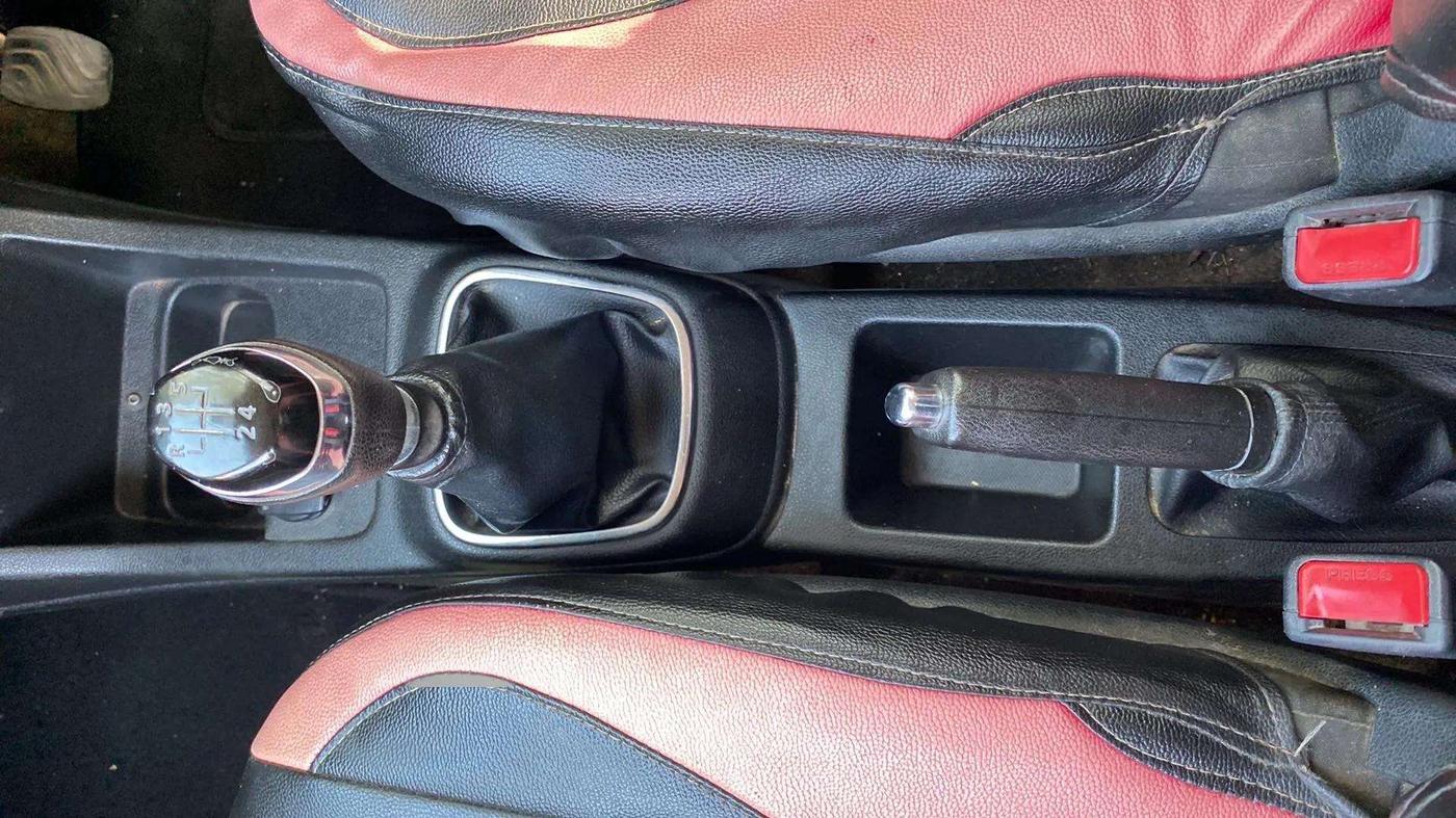 2019 Renault Kwid RXT 0.8 (O), Petrol, Manual, 24,389 km, Gear Lever