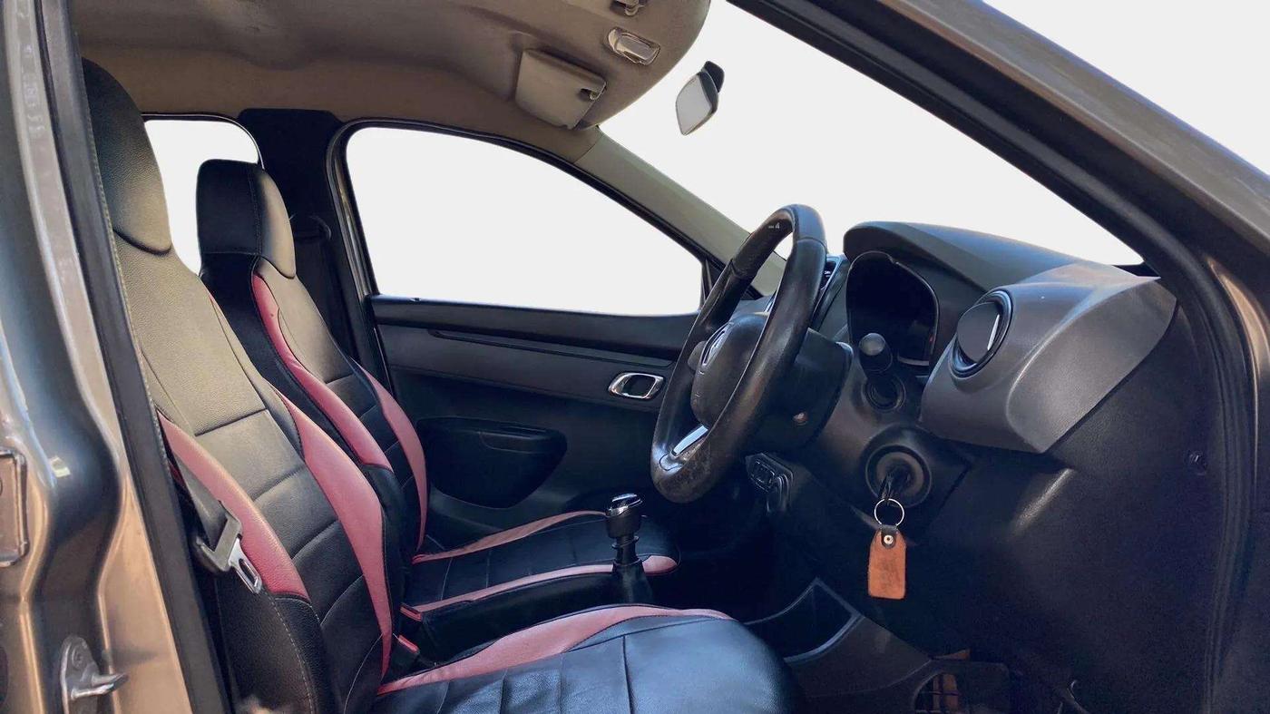 2019 Renault Kwid RXT 0.8 (O), Petrol, Manual, 24,389 km, Right Side Front Door Cabin