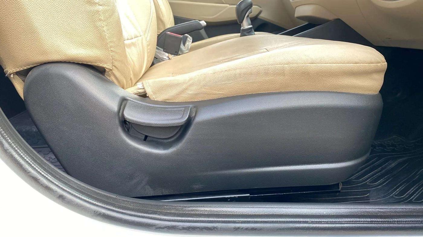 2022 Hyundai Verna S PLUS 1.5 VTVT, Petrol, Manual, 12,345 km, Driver Side Adjustment Panel