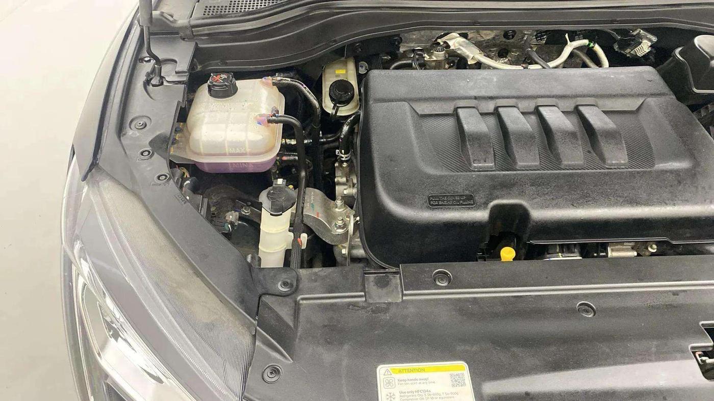 2023 Mahindra XUV700 AX 7 LUXURY D AT 7 STR, Diesel, Automatic, 16,533 km, Engine View - Right