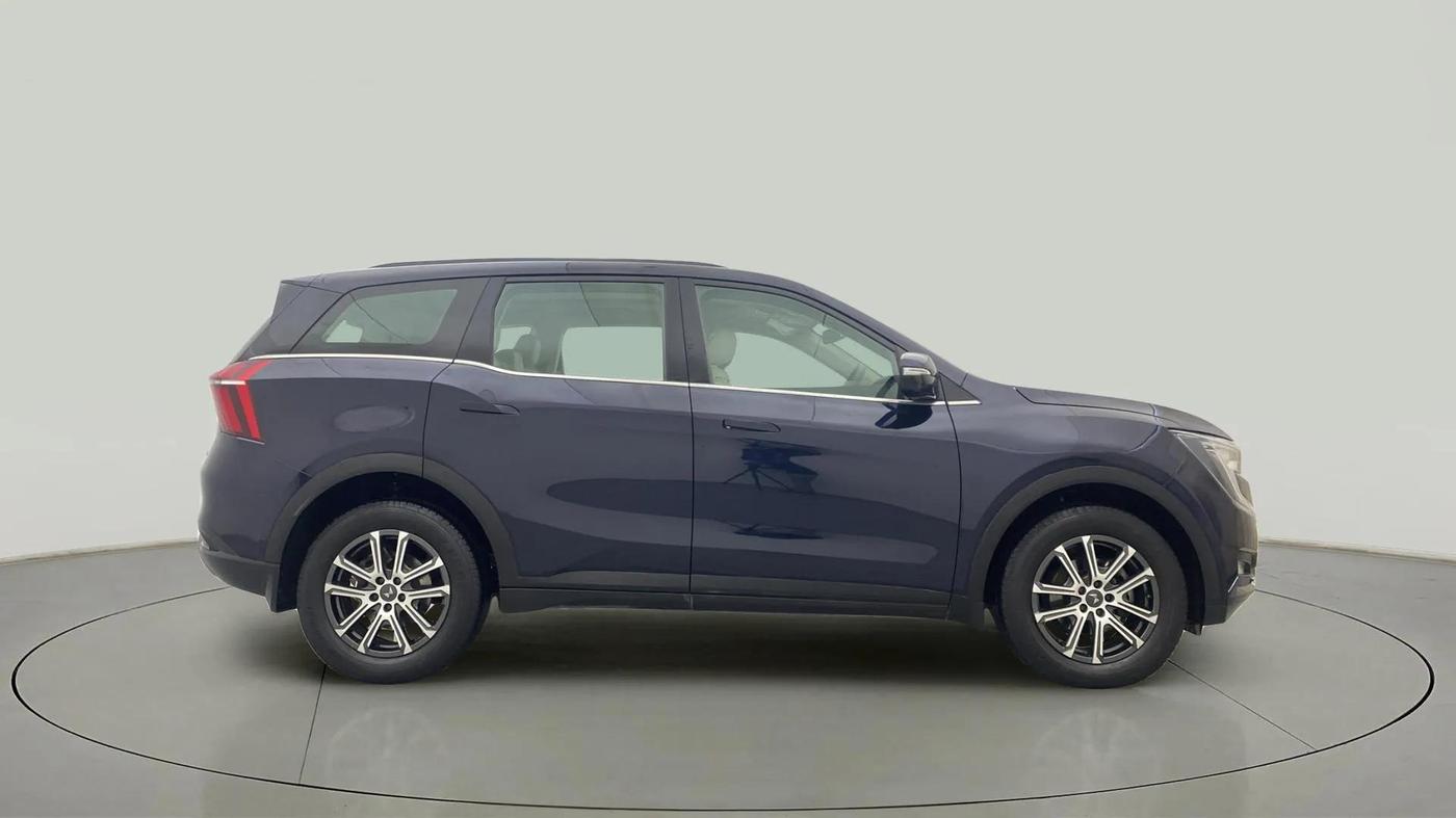 2023 Mahindra XUV700 AX 7 LUXURY D AT 7 STR, Diesel, Automatic, 16,533 km, Right Side View