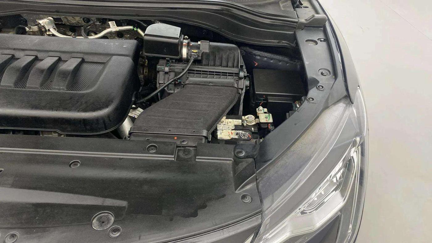 2023 Mahindra XUV700 AX 7 LUXURY D AT 7 STR, Diesel, Automatic, 16,533 km, Engine View - Left