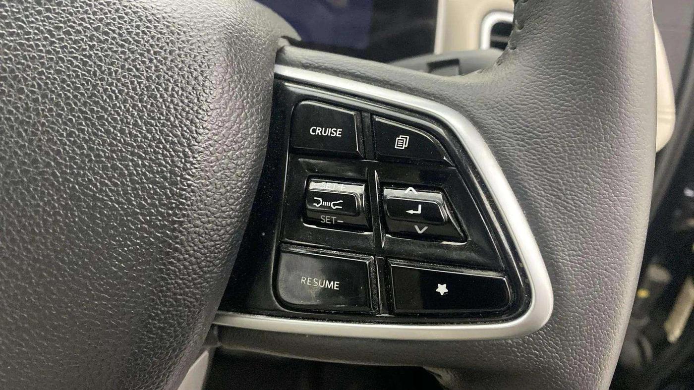 2023 Mahindra XUV700 AX 7 LUXURY D AT 7 STR, Diesel, Automatic, 16,533 km, Adaptive Cruise Control
