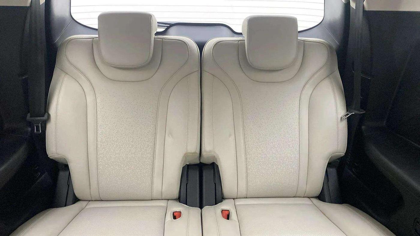 2023 Mahindra XUV700 AX 7 LUXURY D AT 7 STR, Diesel, Automatic, 16,533 km, Third Seat Row ( optional )