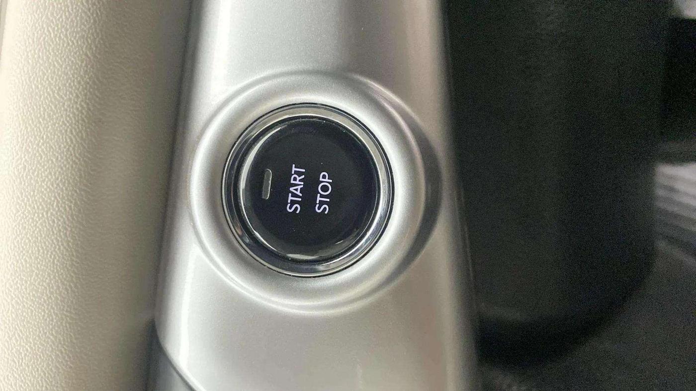 2023 Mahindra XUV700 AX 7 LUXURY D AT 7 STR, Diesel, Automatic, 16,533 km, Keyless Start/ Stop Button