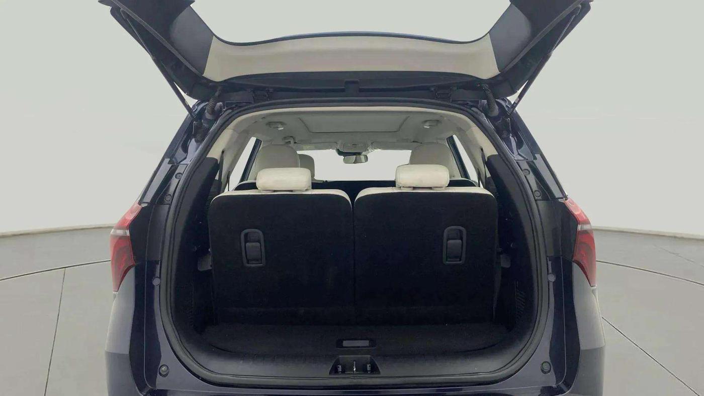 2023 Mahindra XUV700 AX 7 LUXURY D AT 7 STR, Diesel, Automatic, 16,533 km, Boot Open Zoomed View