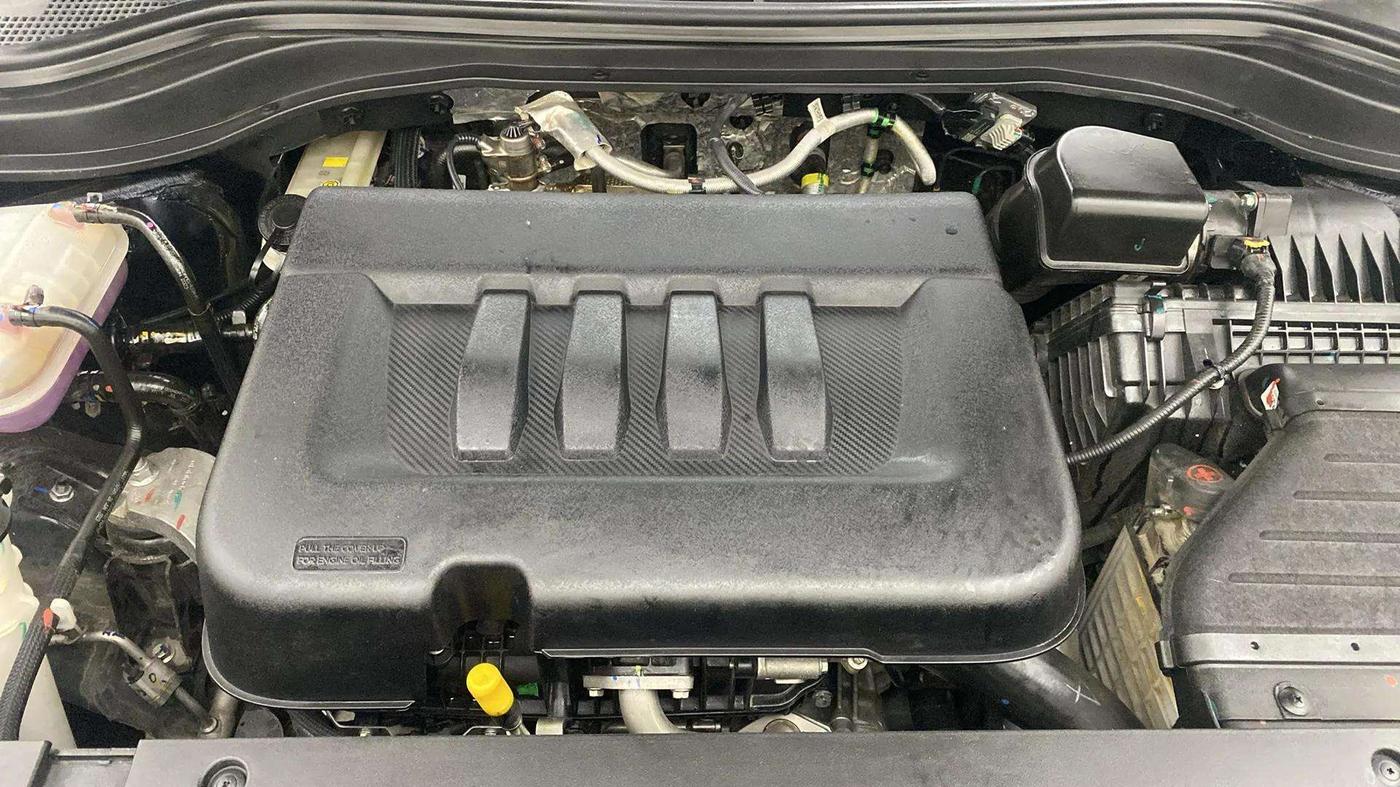 2023 Mahindra XUV700 AX 7 LUXURY D AT 7 STR, Diesel, Automatic, 16,533 km, Engine View