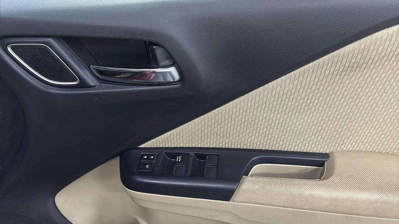 2020 Honda City 1.5L I-VTEC V MT, Petrol, Manual, 22,521 km, Driver Side Door Panels Control
