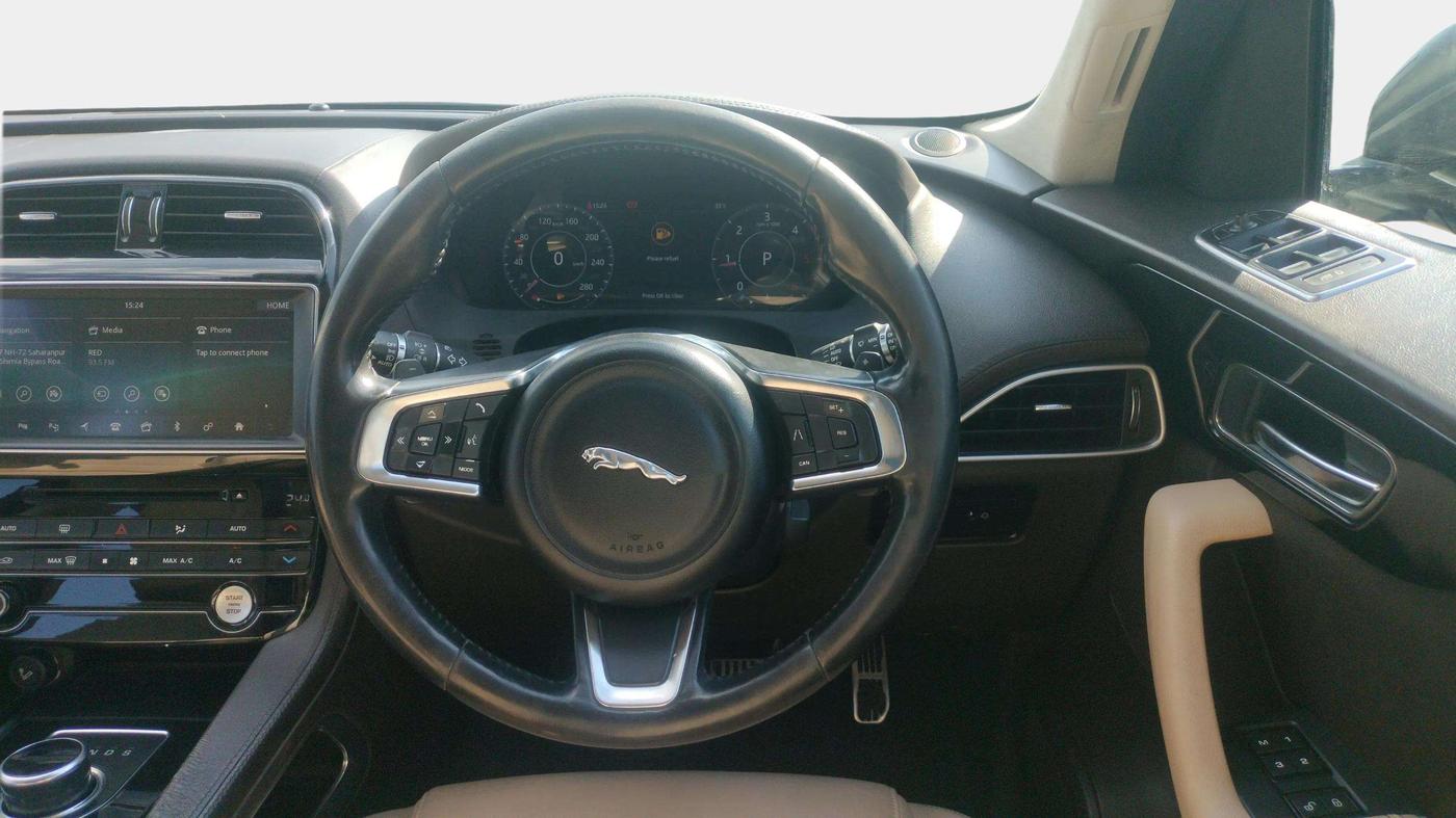2018 Jaguar F- PACE PRESTIGE 2.0 DIESEL, Diesel, Automatic, 52,468 km, Steering Wheel Close Up