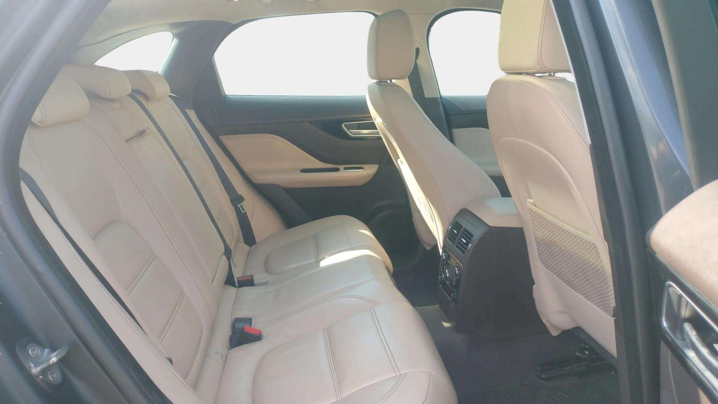 2018 Jaguar F- PACE PRESTIGE 2.0 DIESEL, Diesel, Automatic, 52,468 km, Right Side Rear Door Cabin