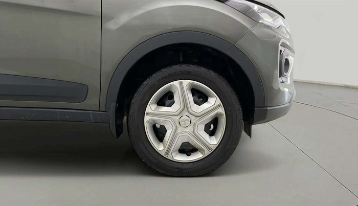2020 Tata NEXON XM DIESEL, Diesel, Manual, 34,552 km, Right Front Wheel