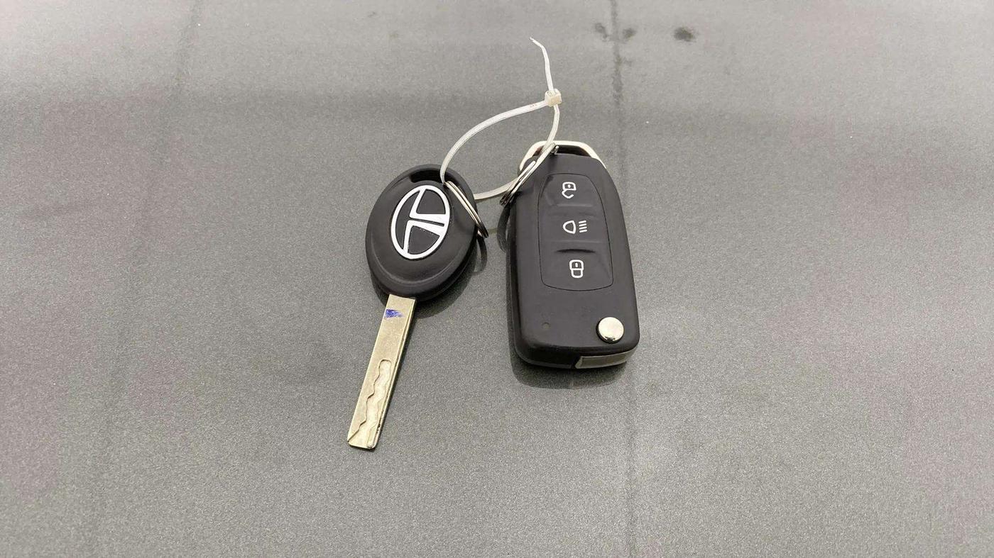 2020 Tata NEXON XM DIESEL, Diesel, Manual, 34,552 km, Key Close Up