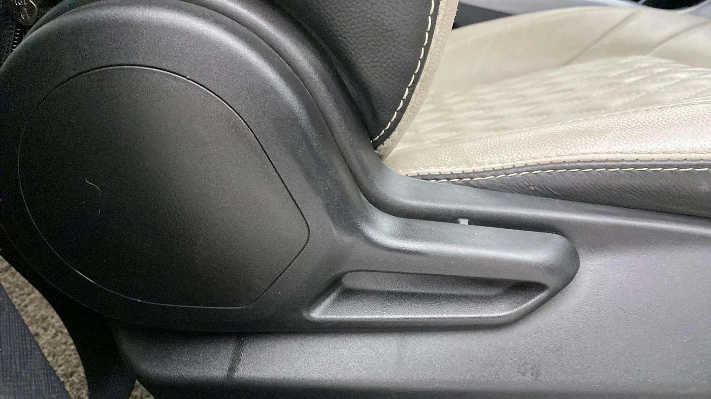 2020 Tata NEXON XM DIESEL, Diesel, Manual, 34,552 km, Driver Side Adjustment Panel