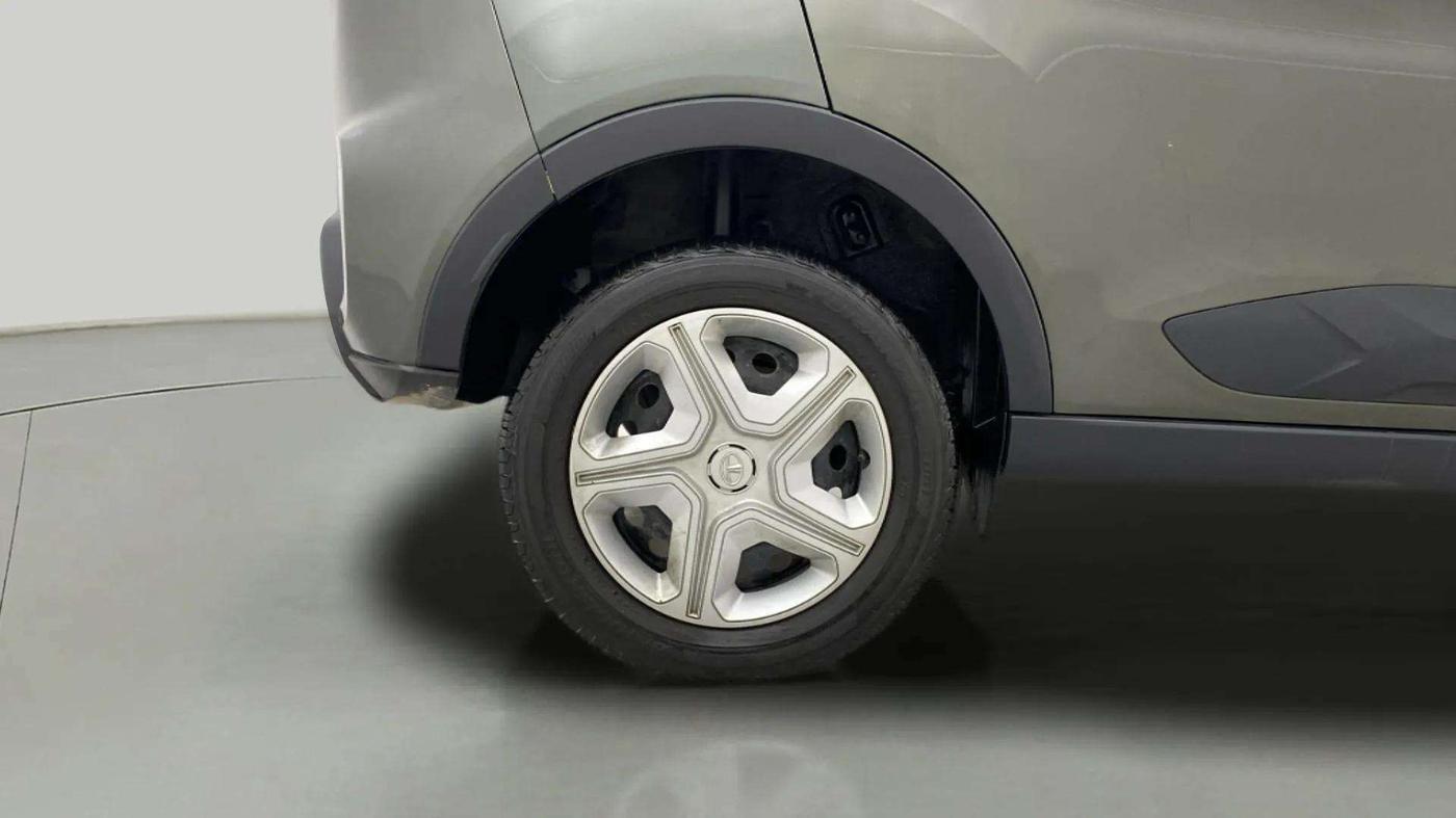 2020 Tata NEXON XM DIESEL, Diesel, Manual, 34,552 km, Right Rear Wheel