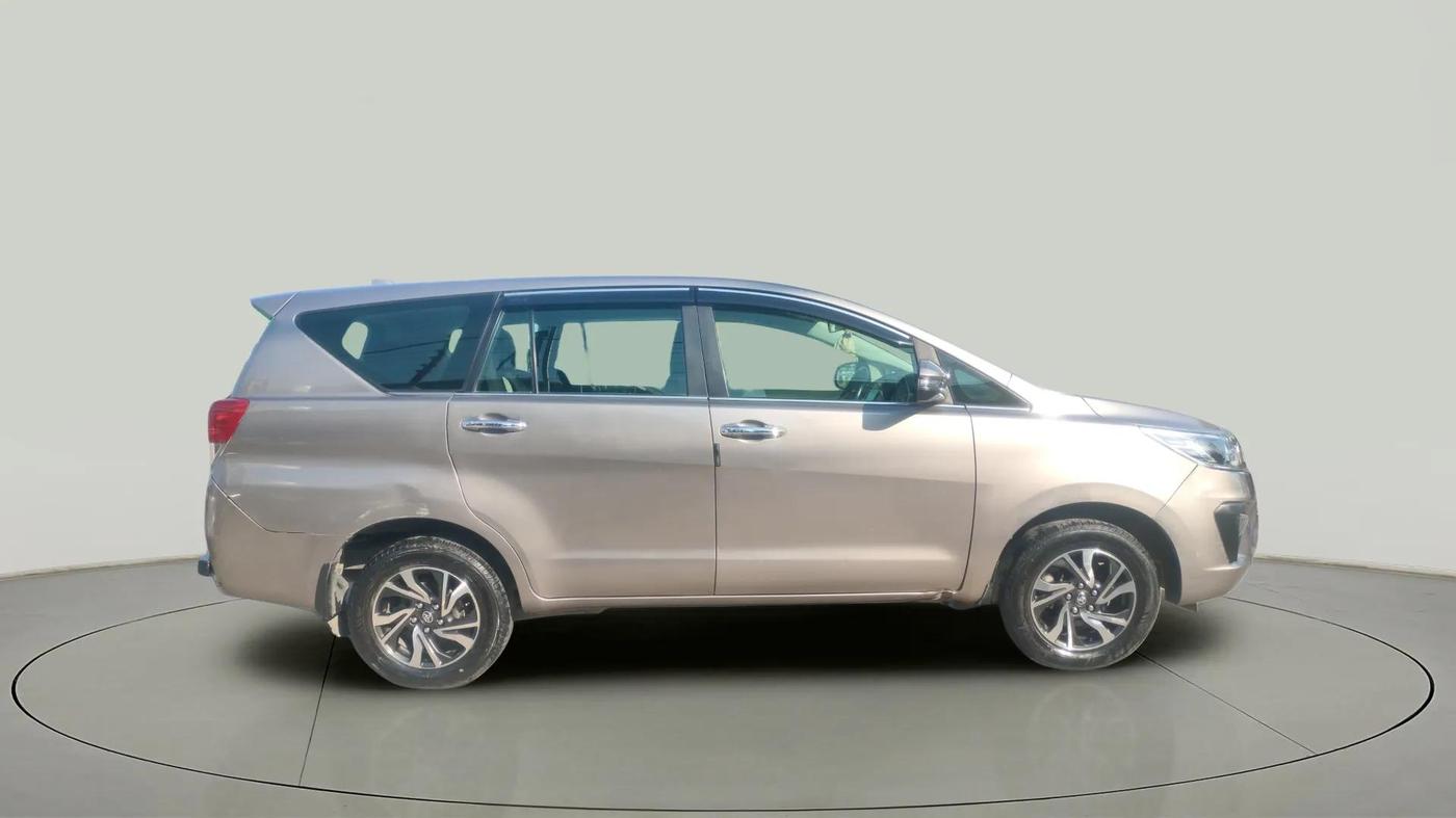 2021 Toyota Innova Crysta 2.4 VX 7 STR, Diesel, Manual, 1,12,786 km, Right Side View