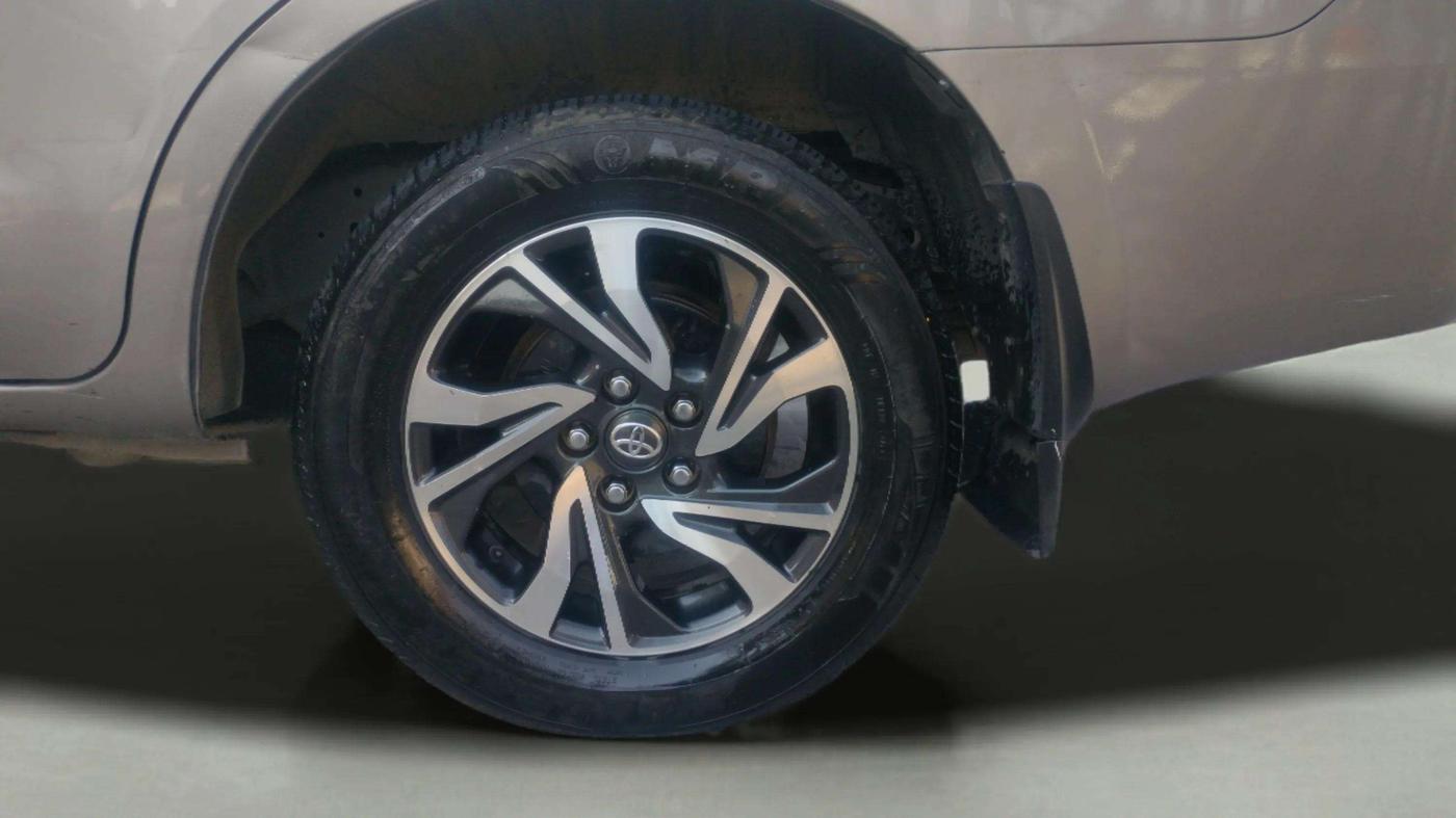 2021 Toyota Innova Crysta 2.4 VX 7 STR, Diesel, Manual, 1,12,786 km, Left Rear Wheel