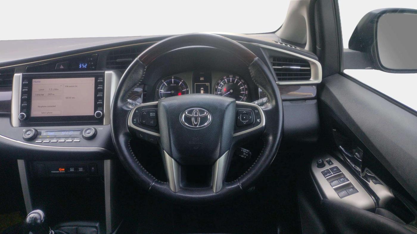 2021 Toyota Innova Crysta 2.4 VX 7 STR, Diesel, Manual, 1,12,786 km, Steering Wheel Close Up