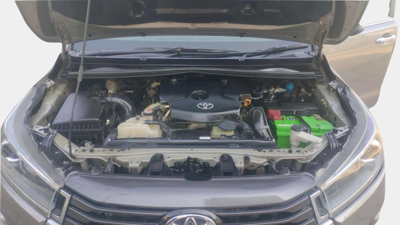 2021 Toyota Innova Crysta 2.4 VX 7 STR, Diesel, Manual, 1,12,786 km, Open Bonet
