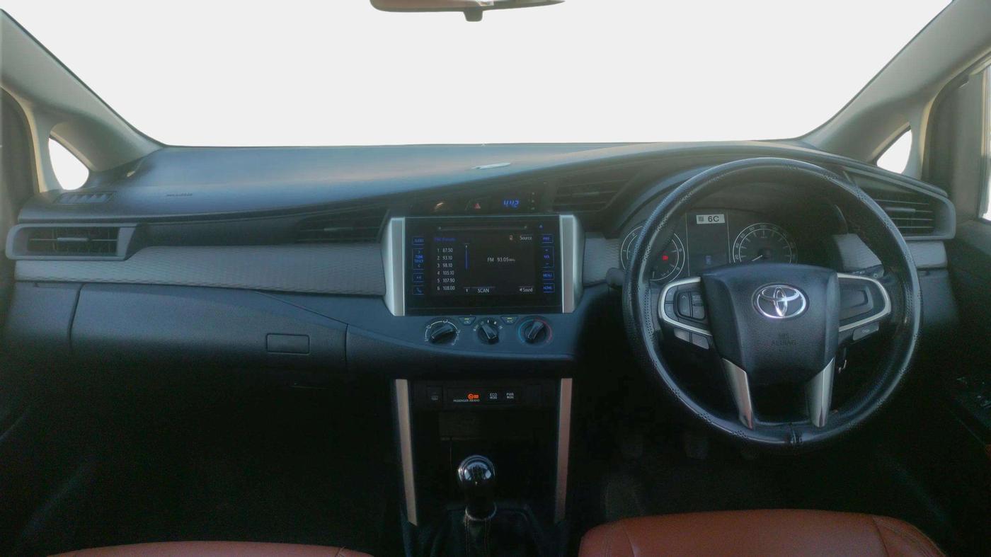 2019 Toyota Innova Crysta 2.4 G 7 STR, Diesel, Manual, 1,70,000 km, Dashboard