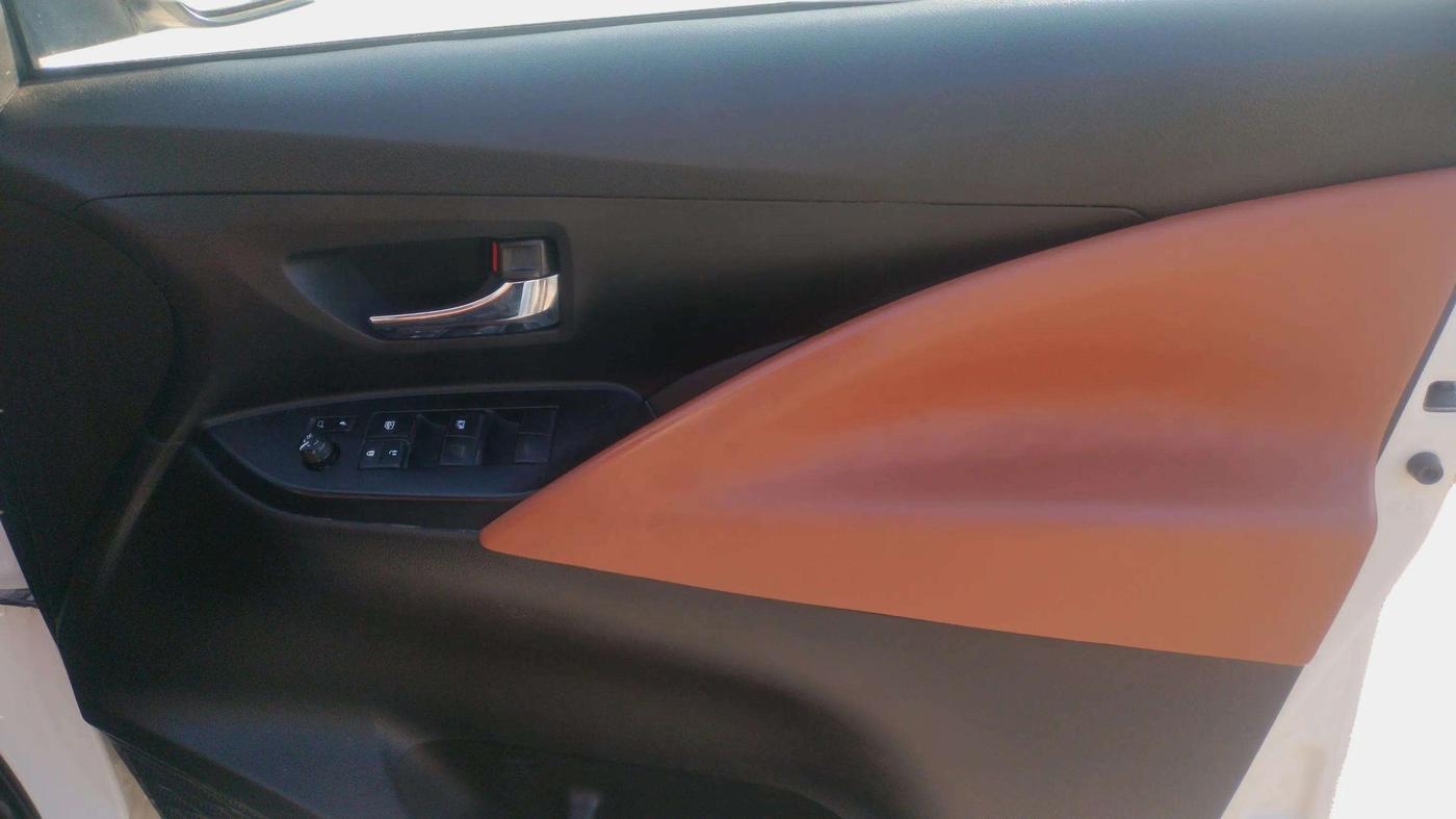 2019 Toyota Innova Crysta 2.4 G 7 STR, Diesel, Manual, 1,70,000 km, Driver Side Door Panels Control