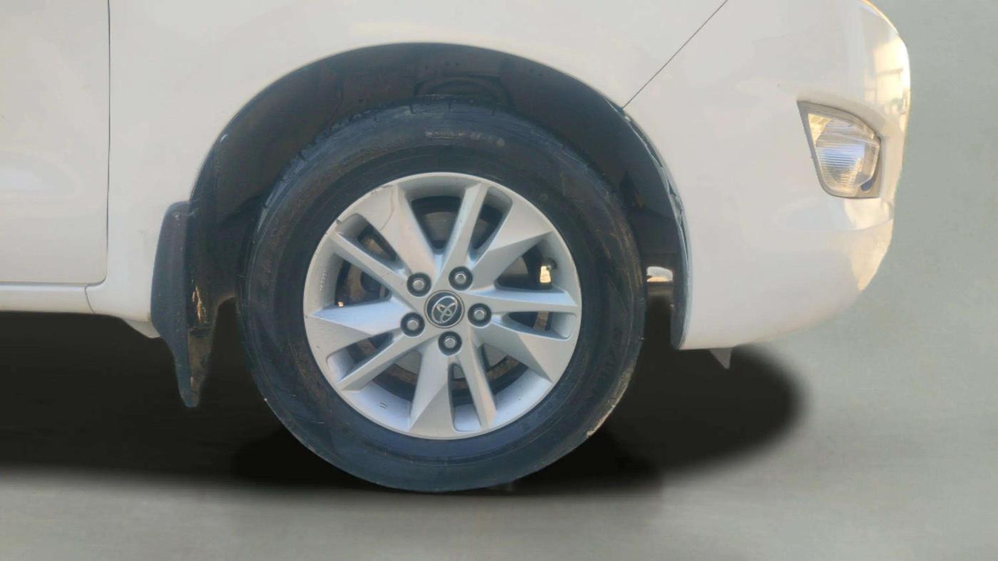 2019 Toyota Innova Crysta 2.4 G 7 STR, Diesel, Manual, 1,70,000 km, Right Front Wheel