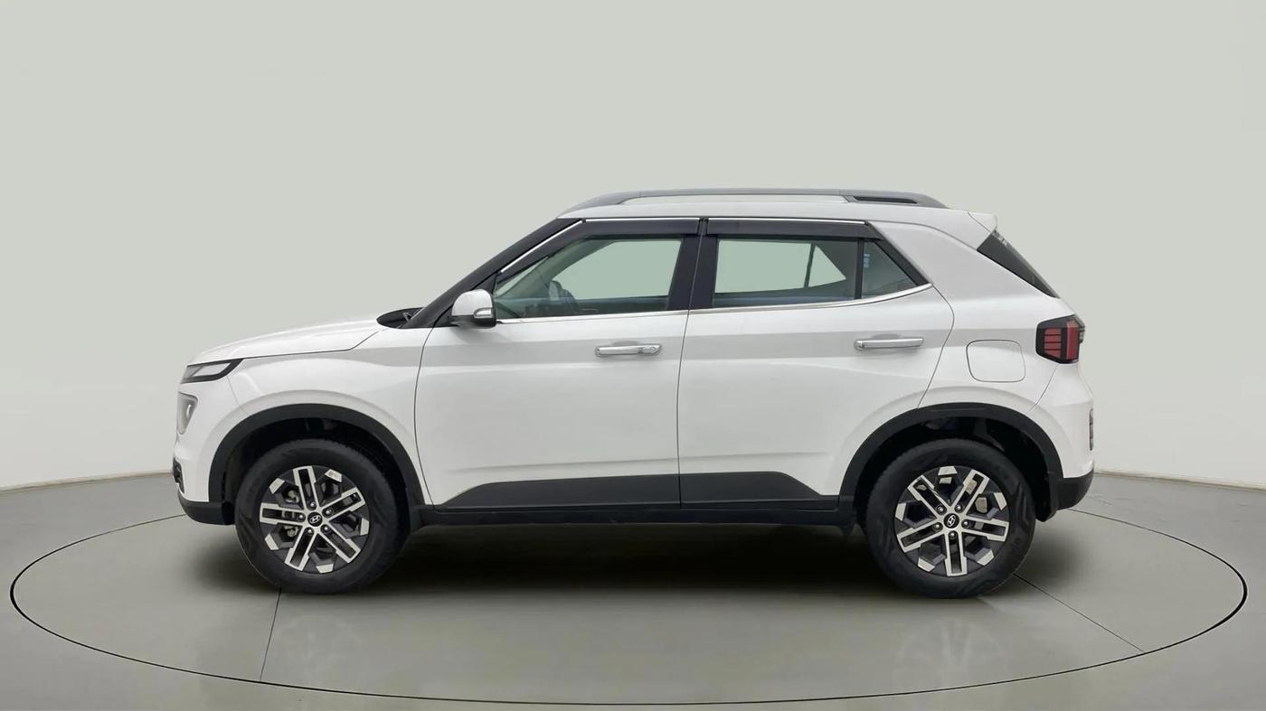 2024 Hyundai VENUE S(O) 1.2, Petrol, Manual, 8,050 km, Left Side