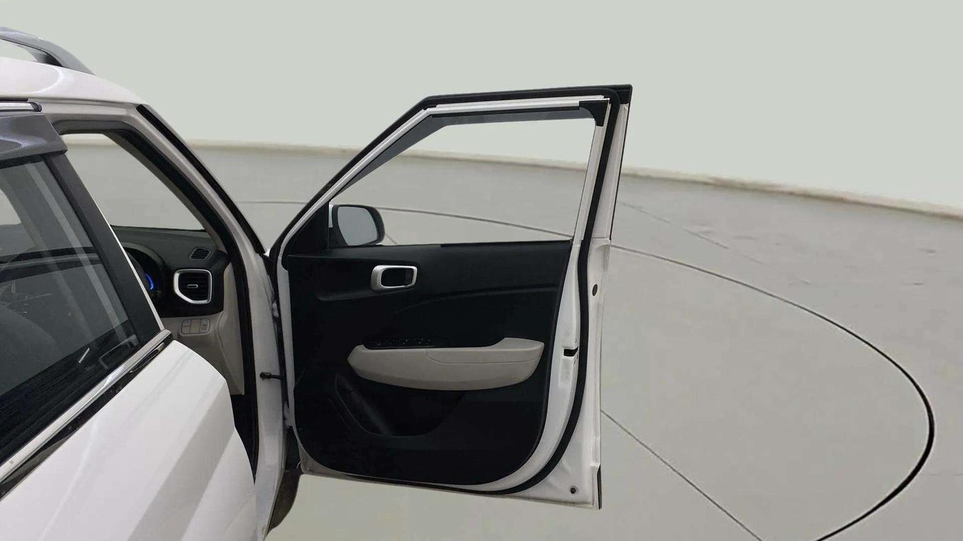 2024 Hyundai VENUE S(O) 1.2, Petrol, Manual, 8,050 km, RHS Front Door