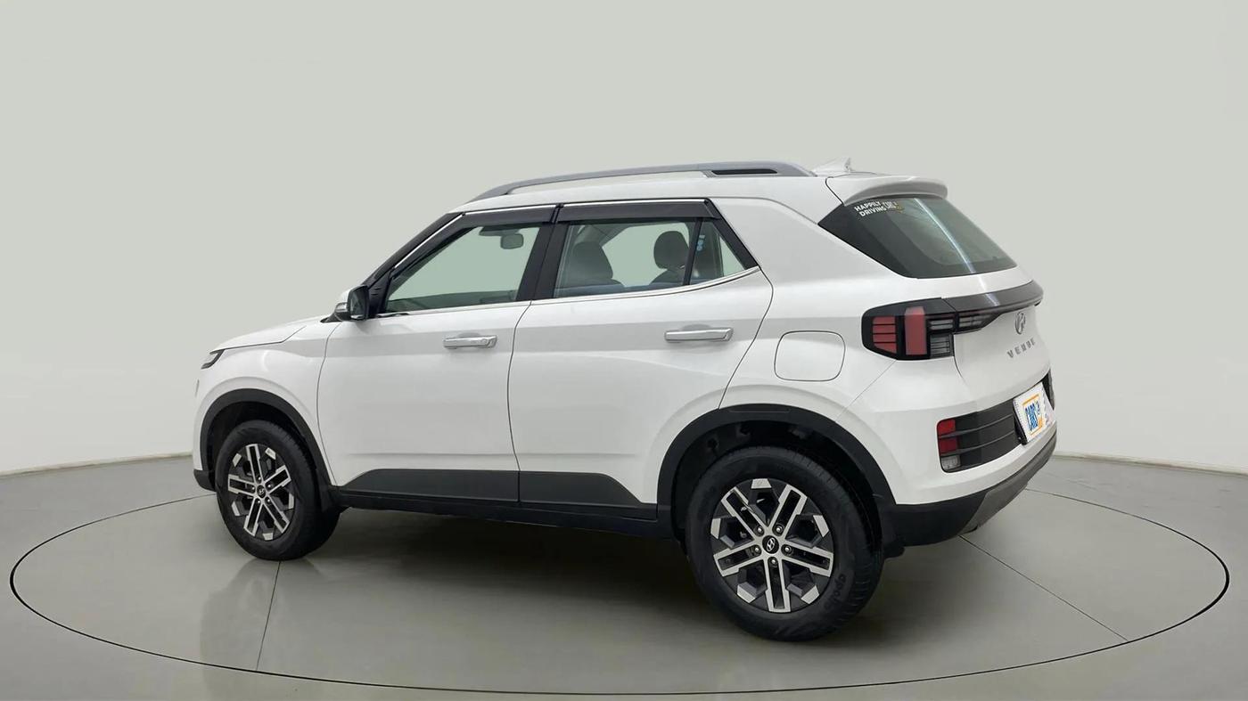 2024 Hyundai VENUE S(O) 1.2, Petrol, Manual, 8,050 km, Left Back Diagonal