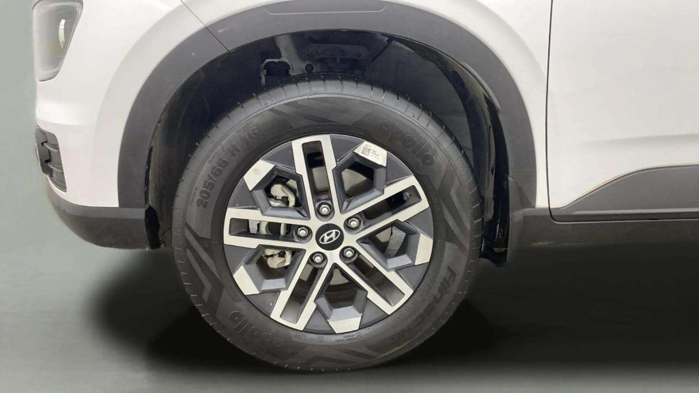 2024 Hyundai VENUE S(O) 1.2, Petrol, Manual, 8,050 km, Left Front Wheel