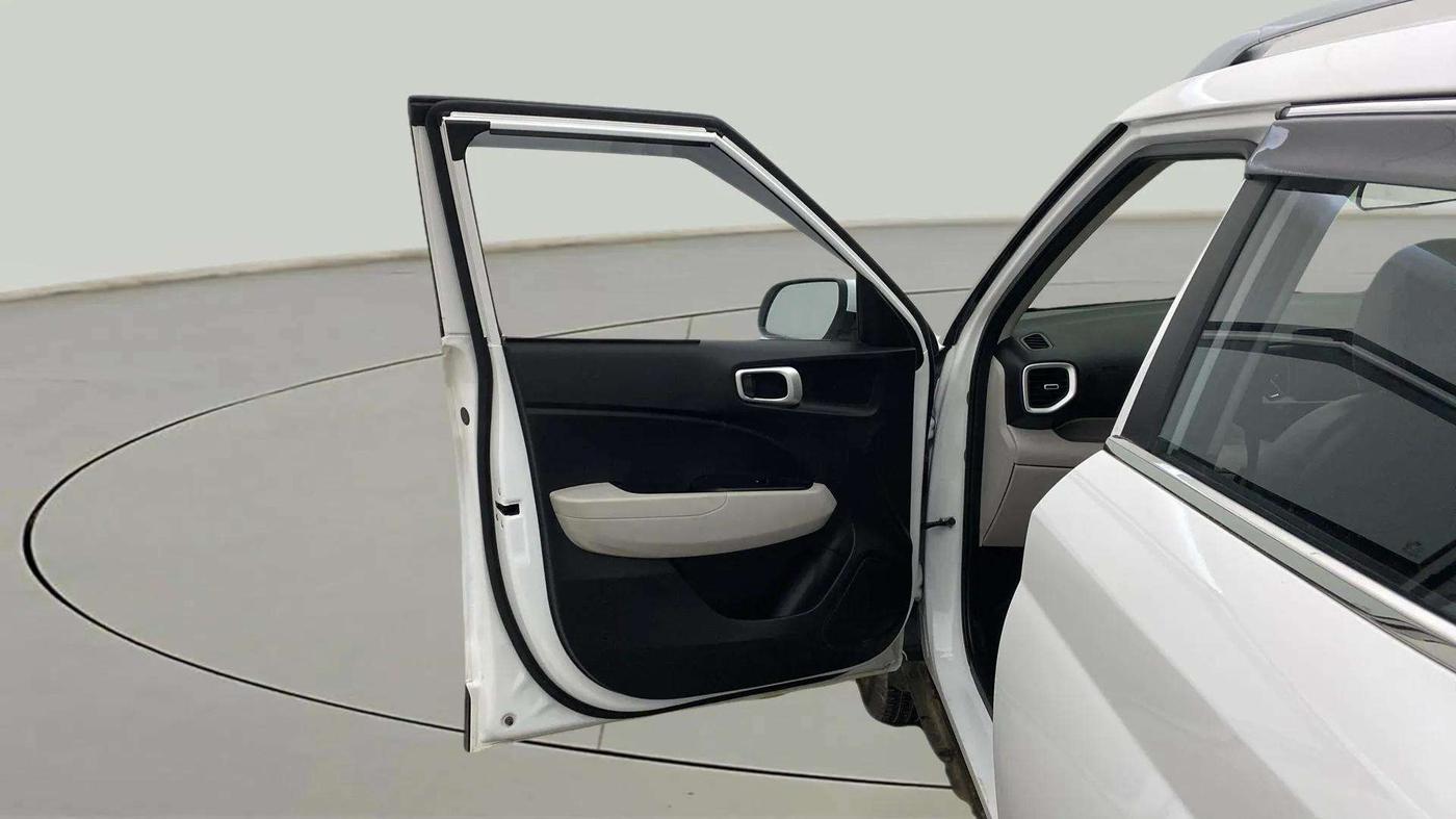 2024 Hyundai VENUE S(O) 1.2, Petrol, Manual, 8,050 km, LHS Front Door