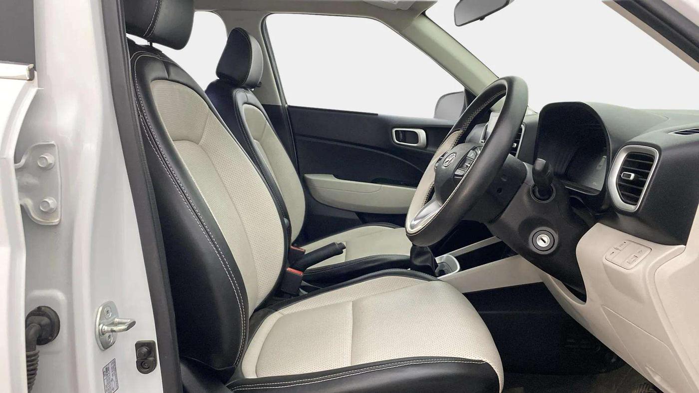 2024 Hyundai VENUE S(O) 1.2, Petrol, Manual, 8,050 km, Right Side Front Door Cabin